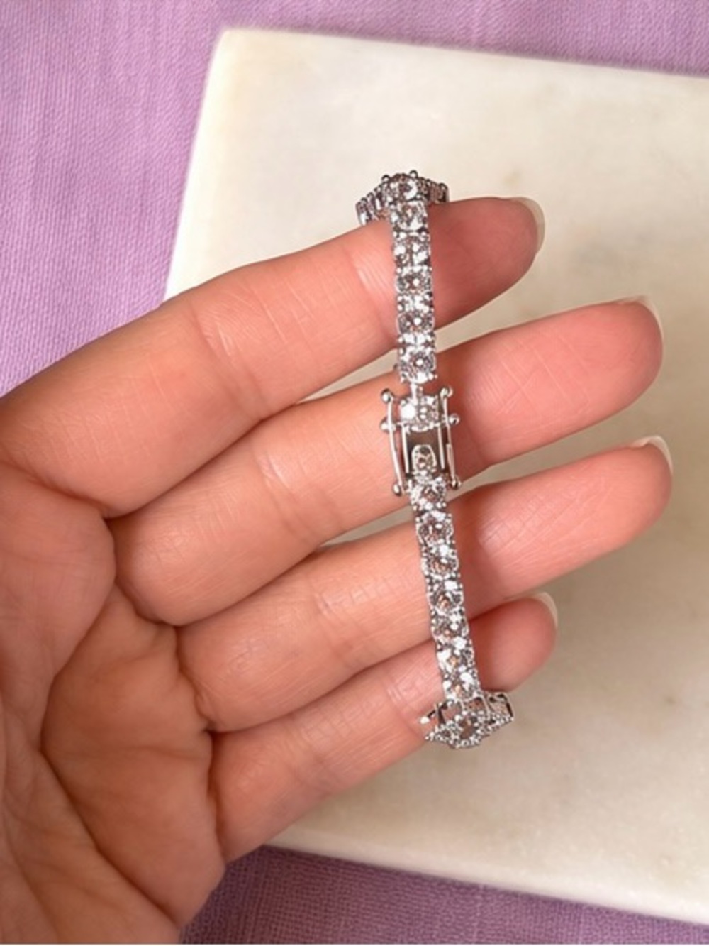 ✨ Lucky Clover Iced-Out Tennis Bracelet | 4mm CZ Chain | Black Enamel Clover 🖤✨ - Picture 5 of 9